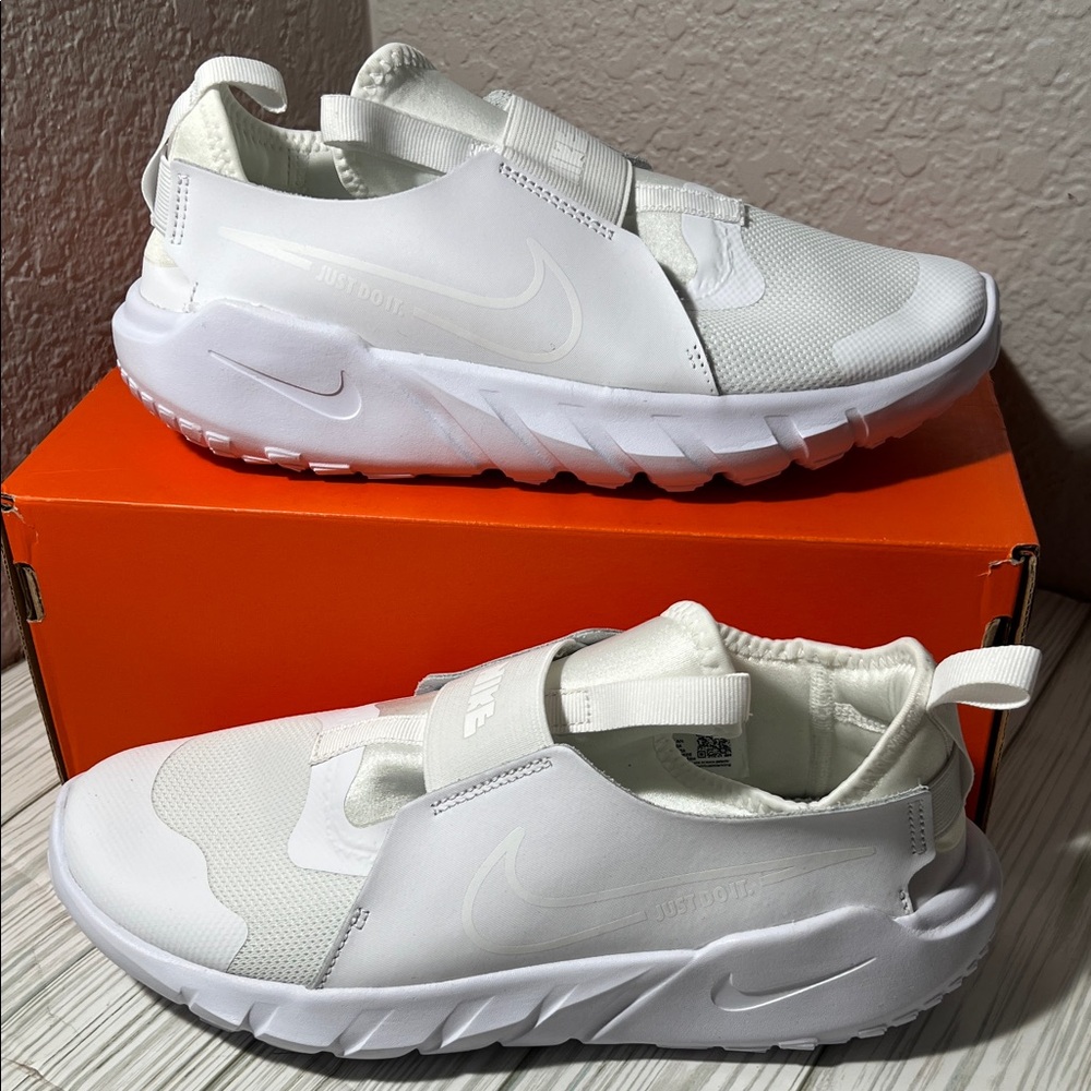 Nike Flex runner 2 Running Shoe Slip-On Sneaker white youth size 6.5Y DJ6038 100